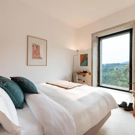 ホテル ポウザダ モステイロ デ アマレス