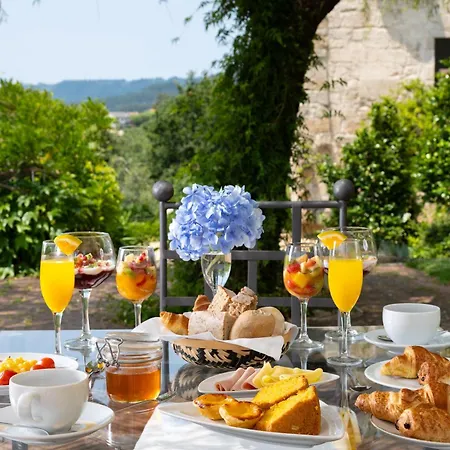 ホテル ポウザダ モステイロ デ アマレス