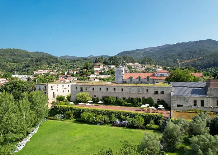 Mosteiro De 5* אמאריס