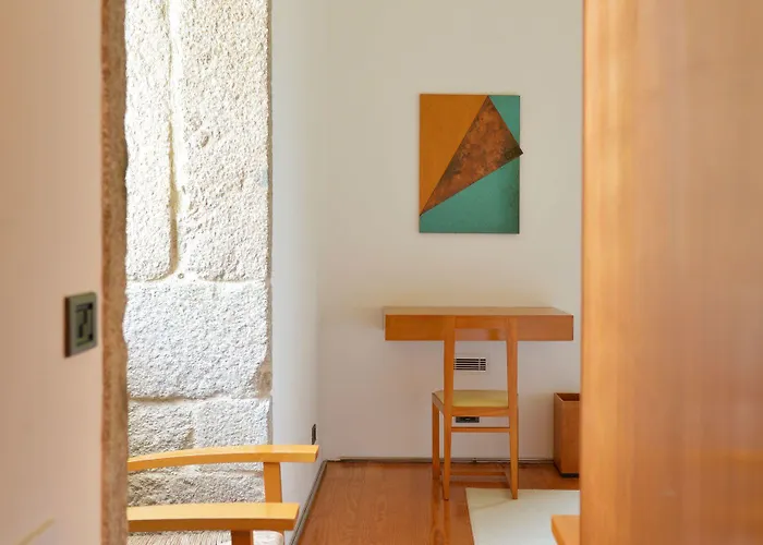 Mosteiro De מלון