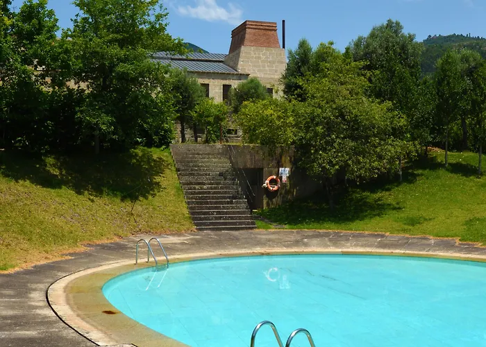 Mosteiro De מלון