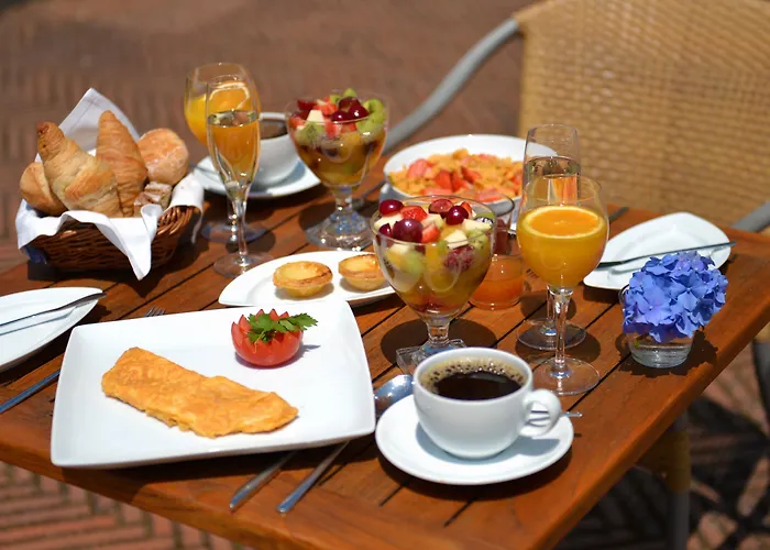 Hotel Mosteiro De 5*