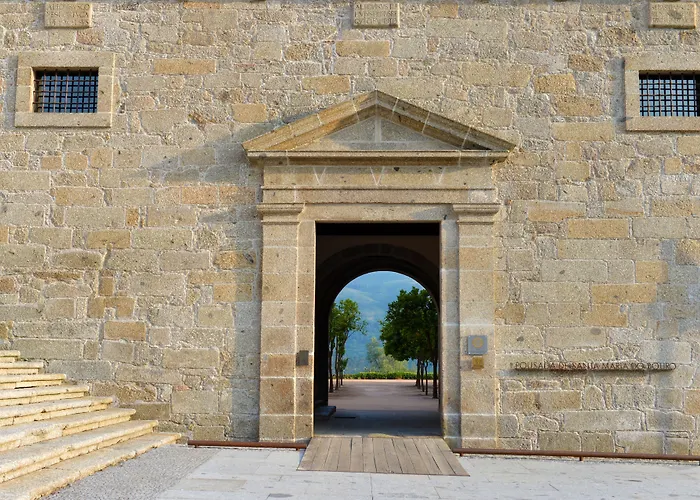 Mosteiro De 5* אמאריס