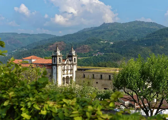 מלון Mosteiro De אמאריס